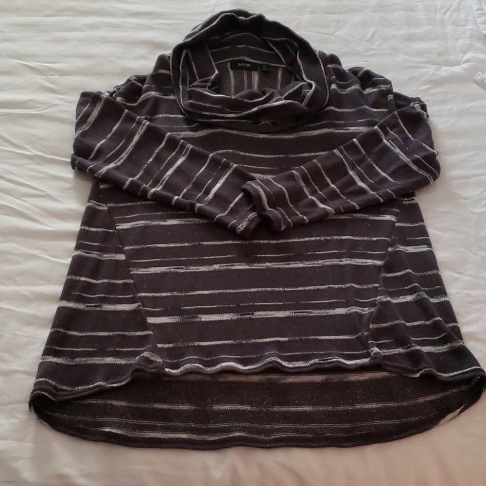 Women's Apt 9 sweater
